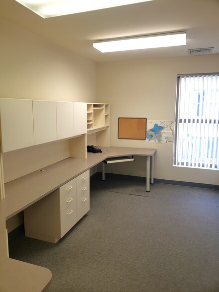 More Photos Of 14 Executive Park Ct, Germantown Office For Sale