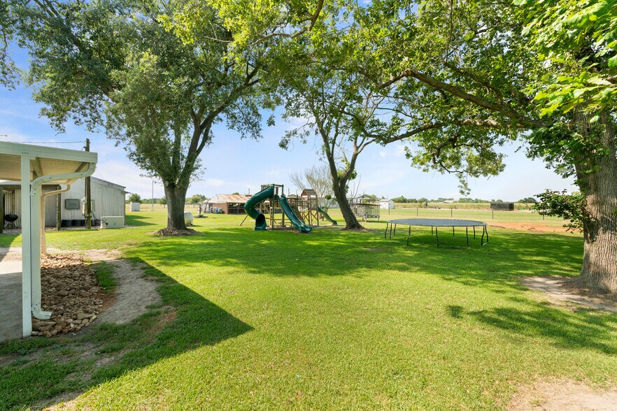 More Photos Of 2555 Straznicky Rd, Beasley Flex For Sale