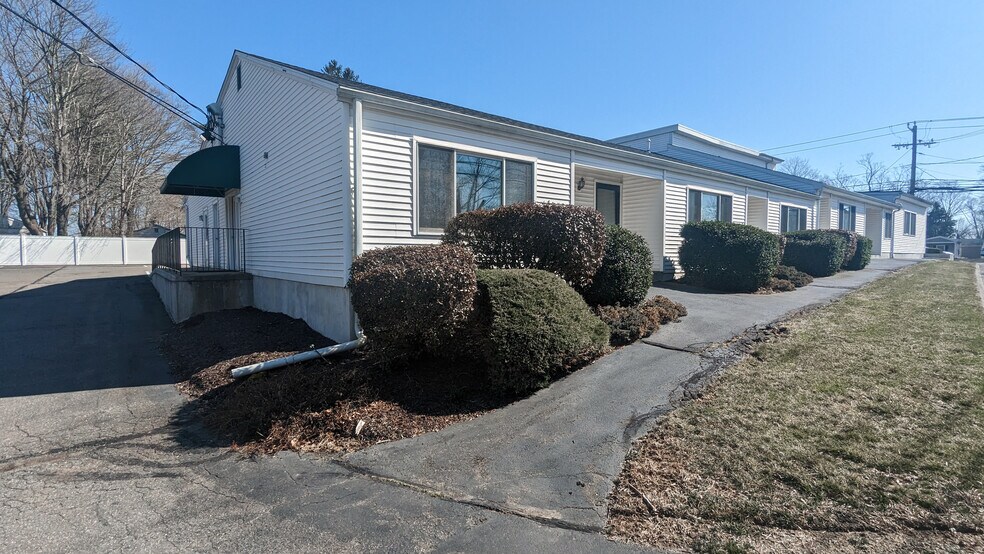 More Photos Of 2415 Boston Post Rd, Guilford Loft Creative Space For Lease