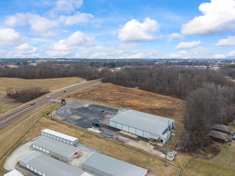 More Photos Of 4200 Skyhawk Pky, Martin Supermarket For Lease