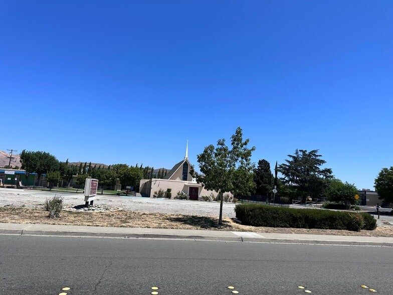 More Photos Of 200 N Abbott Ave, Milpitas Religious Facility For Lease