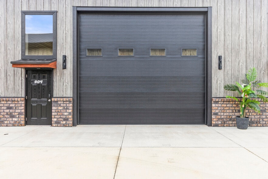 More Photos Of 144 McCrary Rd, Mooresville Flex For Sale