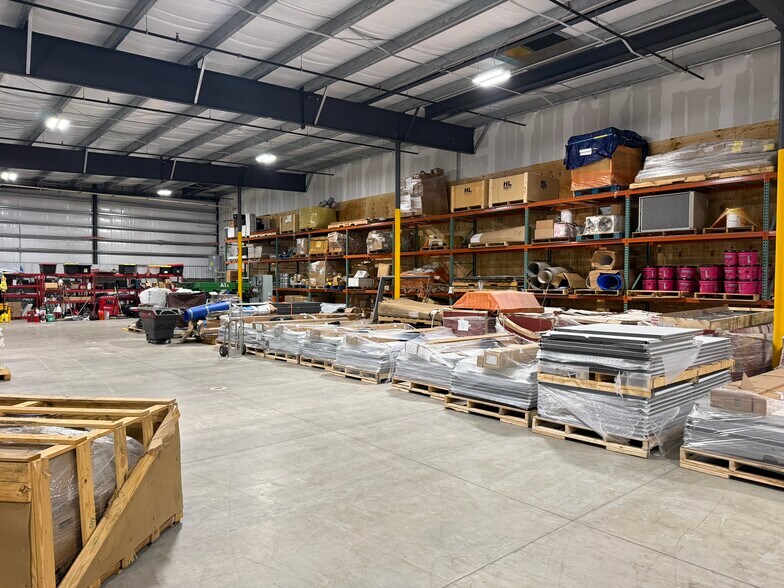 More Photos Of 119 Arnold Mill Pk, Woodstock Light Manufacturing For Lease