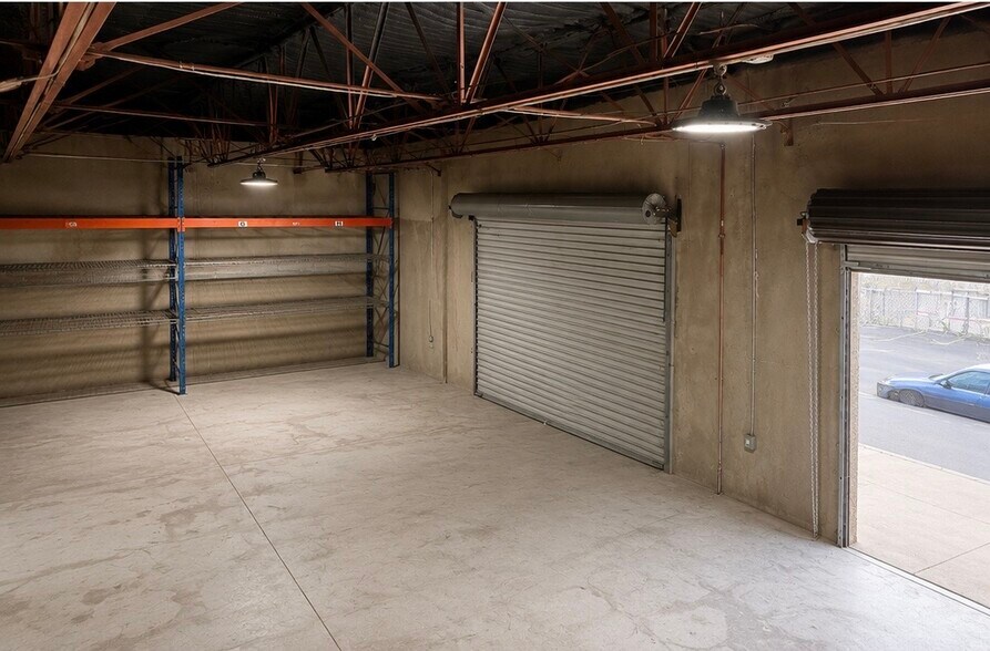 More Photos Of 2606 W Marshall Dr, Grand Prairie Warehouse For Lease