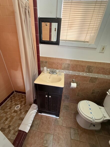 More Photos Of 4711 Atlantic Ave, Wildwood Hotel For Sale