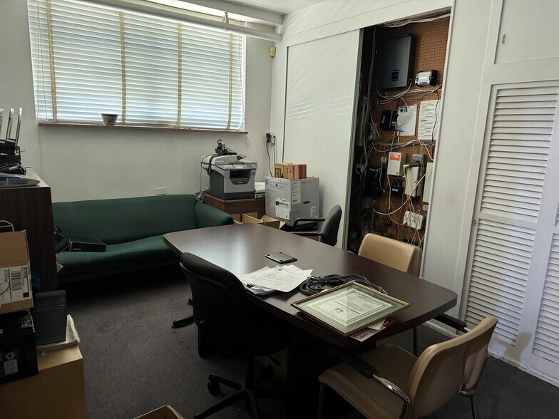 More Photos Of 4422 Bronx Blvd, Bronx Industrial For Lease