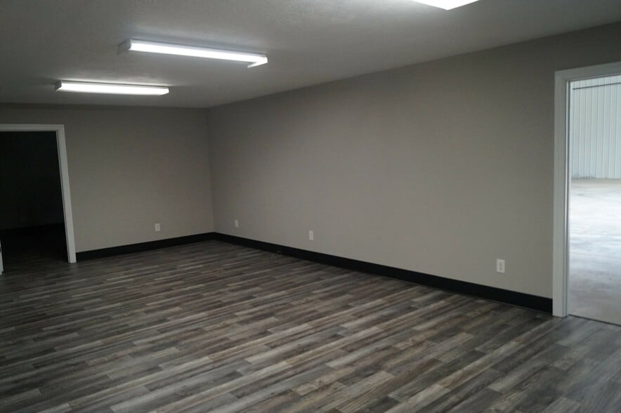 More Photos Of 3904 Wrightsboro Rd, Augusta Warehouse For Lease