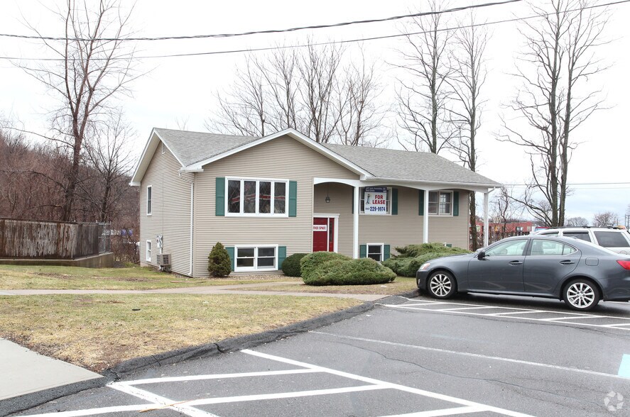 More Photos Of 2394-2418 Berlin Tpke, Newington Unknown For Lease