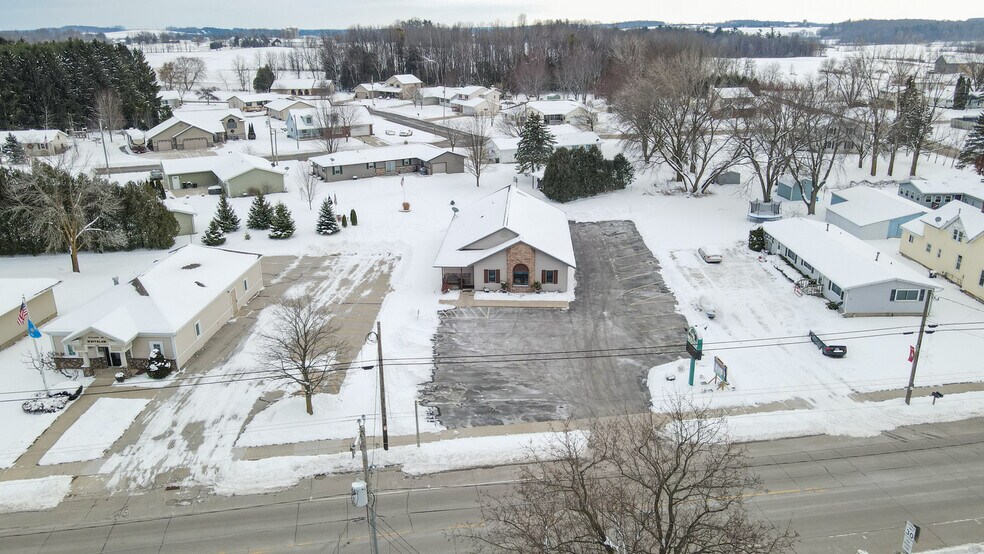 More Photos Of 155 W Menasha Ave, Whitelaw Flex For Sale