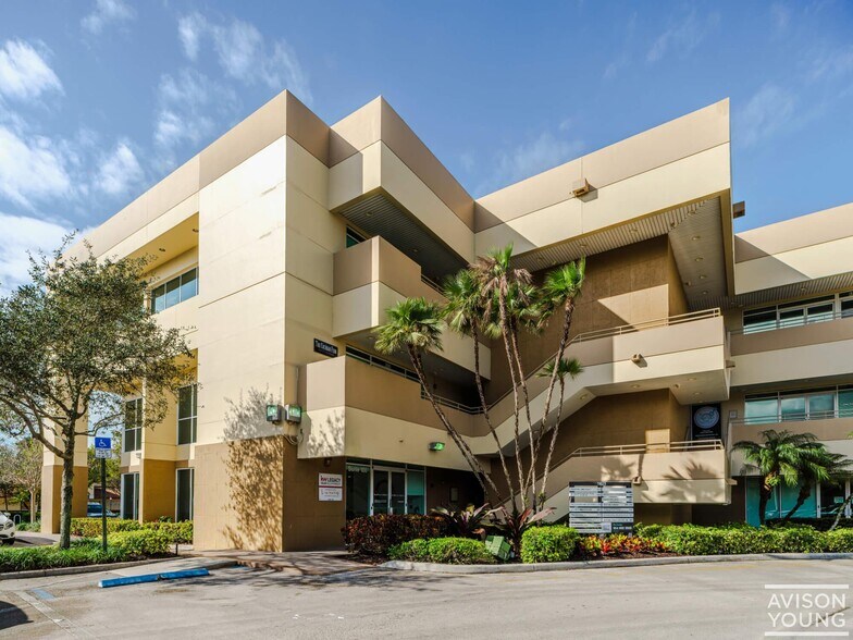 More Photos Of 1625 N Commerce Pky, Weston Medical For Sale