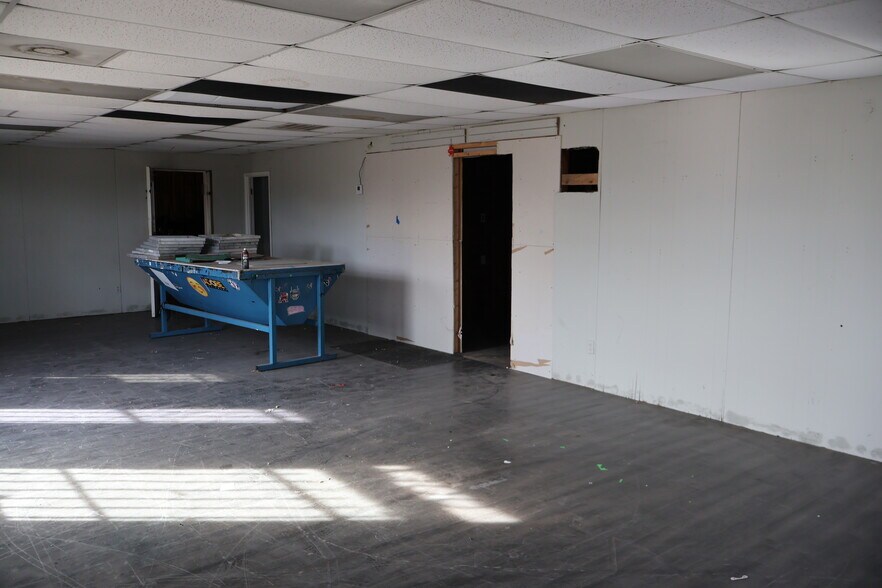 More Photos Of 300 W Pasadena Fwy, Pasadena Warehouse For Sale