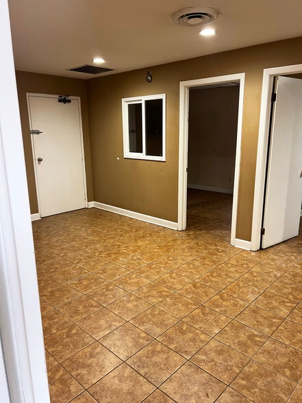 More Photos Of 115-119 Joey Dr, Elk Grove Village Warehouse For Sale