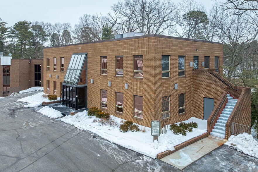 More Photos Of 815 Ritchie Hwy, Severna Park Office For Lease