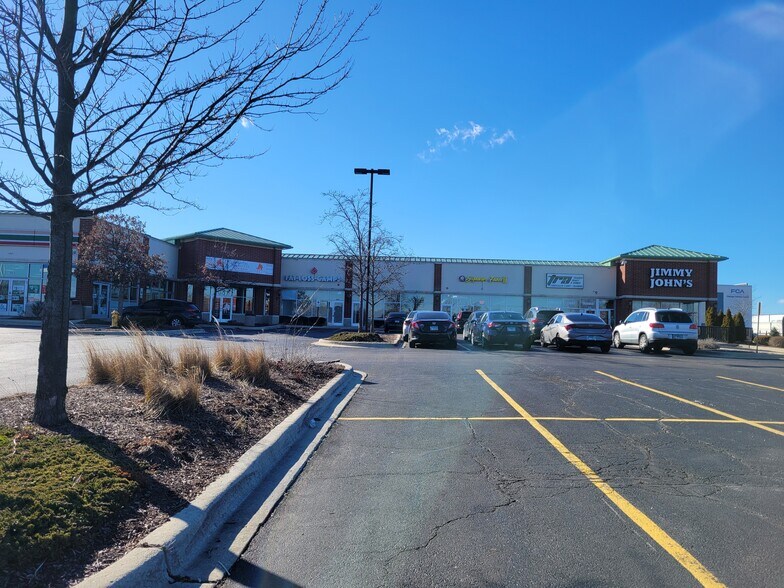 More Photos Of 1051-1091 S Weber Rd, Bolingbrook Storefront For Lease