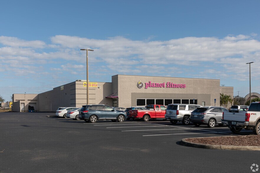 More Photos Of 9 Eagle Ridge Dr, Lake Wales Freestanding For Lease