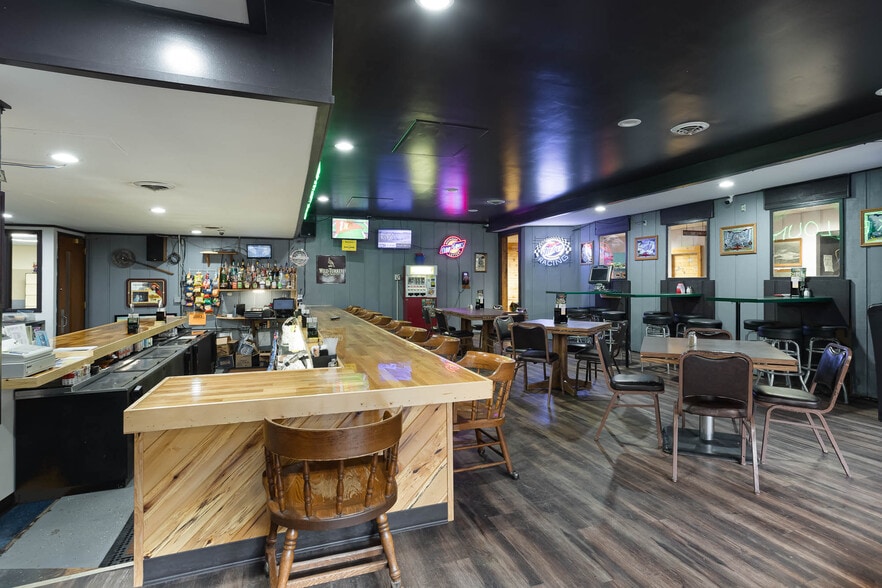 More Photos Of 400 Main St, White Pine Hotel For Sale