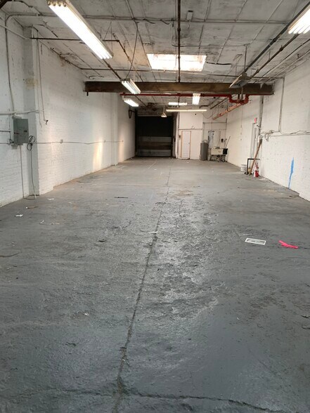 Primary Photo Of 219-223 Eagle St, Brooklyn Warehouse For Lease