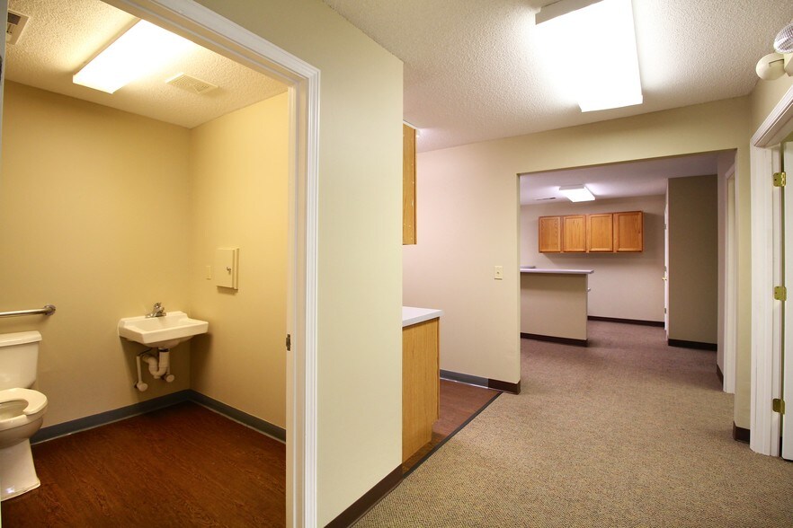 More Photos Of 5154 Stage Rd, Memphis Medical For Lease