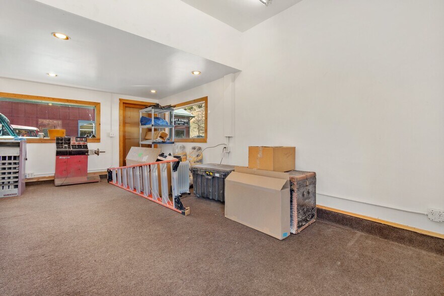 More Photos Of 397-584E Highway 119, Nederland Auto Repair For Sale