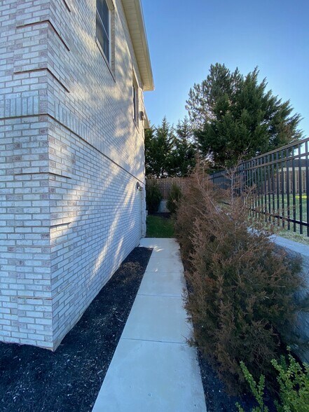 More Photos Of 11623 Philadelphia Rd, White Marsh Medical For Lease