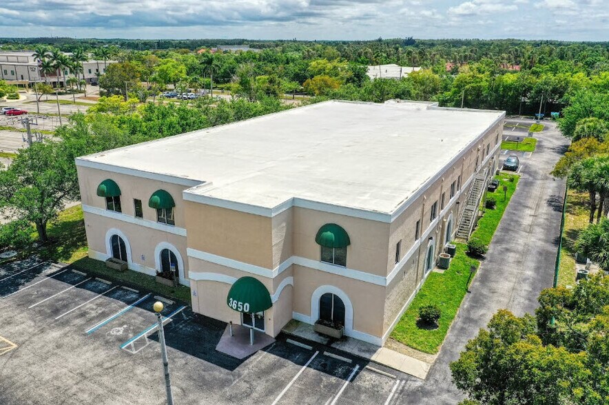 Primary Photo Of 3650 Colonial Blvd, Fort Myers Office For Sale