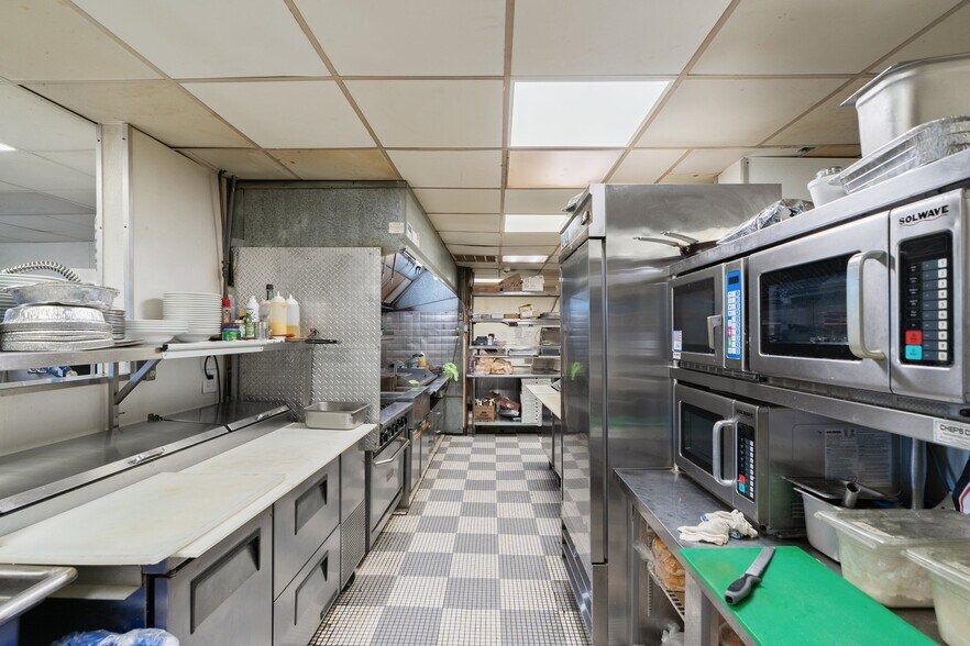 More Photos Of 232 W Moorestown Rd, Wind Gap Restaurant For Sale