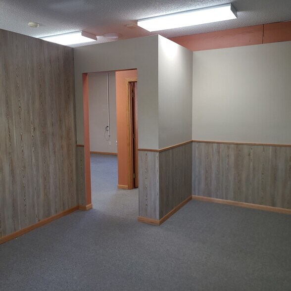 More Photos Of 8265 179th St NW, Clearwater Loft Creative Space For Lease