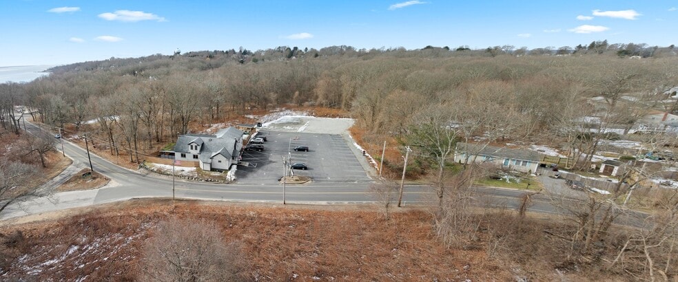 More Photos Of 415 Palmer Ave, Warwick Bar For Sale