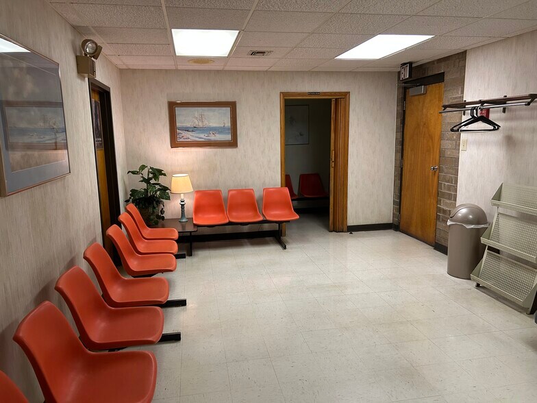 More Photos Of 310 35th St SE, Charleston Medical For Sale