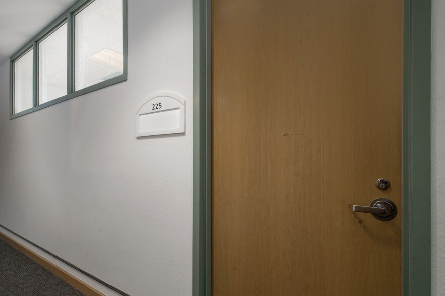 More Photos Of 350 Crown Point Cir, Grass Valley Office For Lease