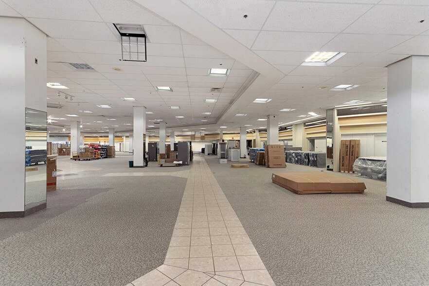 More Photos Of 1400 Dell Range Blvd, Cheyenne Unknown For Lease