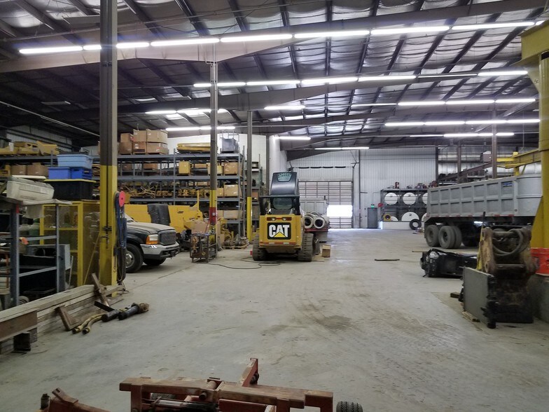 More Photos Of 1326 Industrial Dr, Lake in the Hills Distribution For Sale