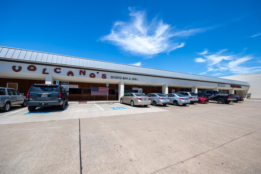 More Photos Of 113-217 Harwood Rd, Hurst Unknown For Lease