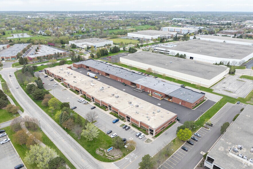 More Photos Of 50 Lakeview Pky, Vernon Hills Light Manufacturing For Lease