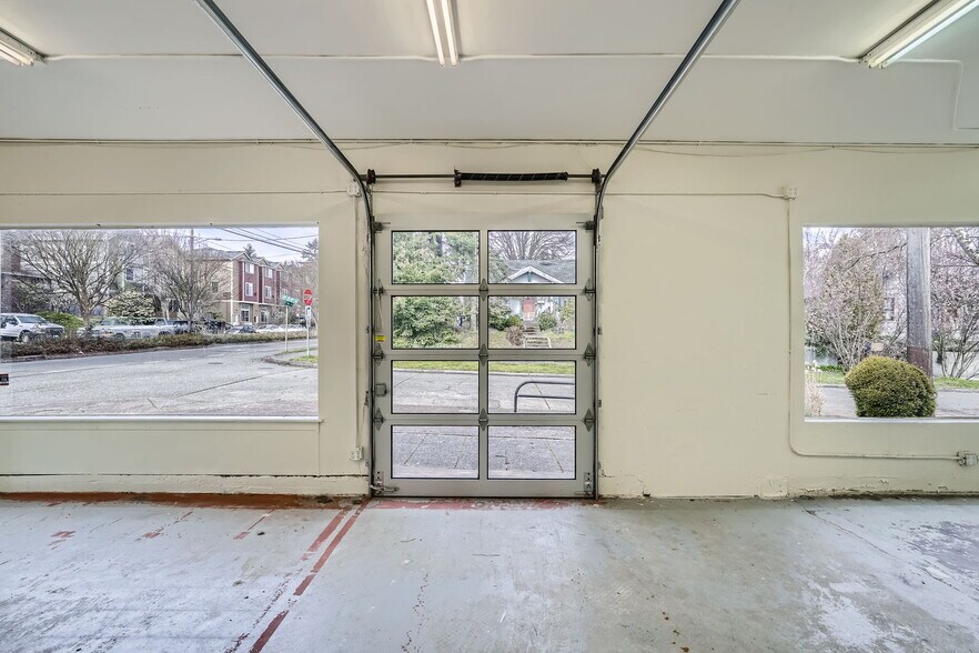 More Photos Of 8310-8318 8th Ave NW, Seattle Storefront Retail Office For Lease