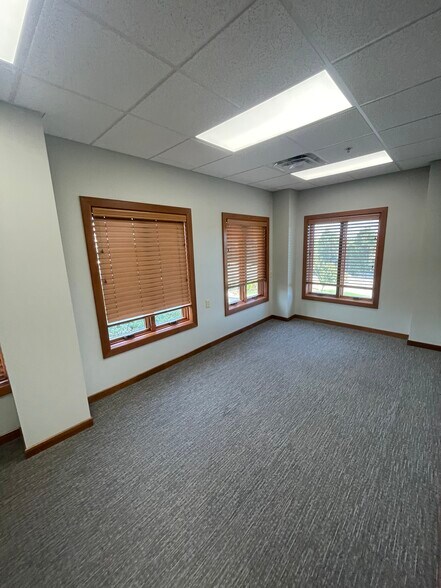 More Photos Of 6728 Loop Rd, Centerville Medical For Sale