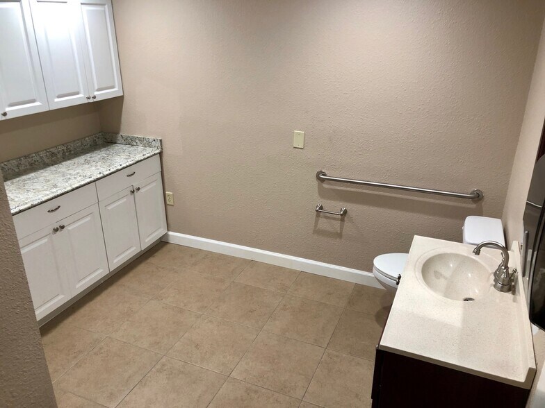More Photos Of 2830 Casa Aloma Way, Winter Park Medical For Lease