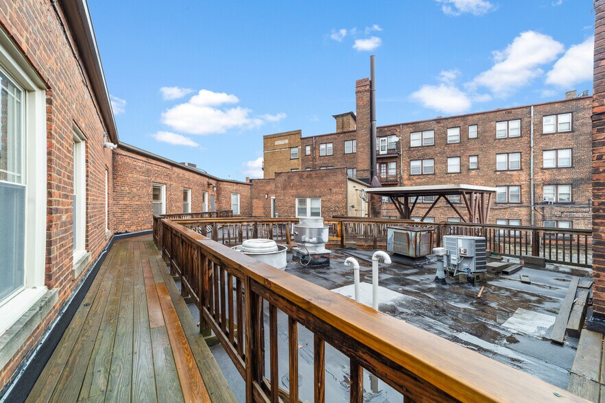 More Photos Of 2800-2806 Mayfield Rd, Cleveland Heights Storefront Retail Office For Sale