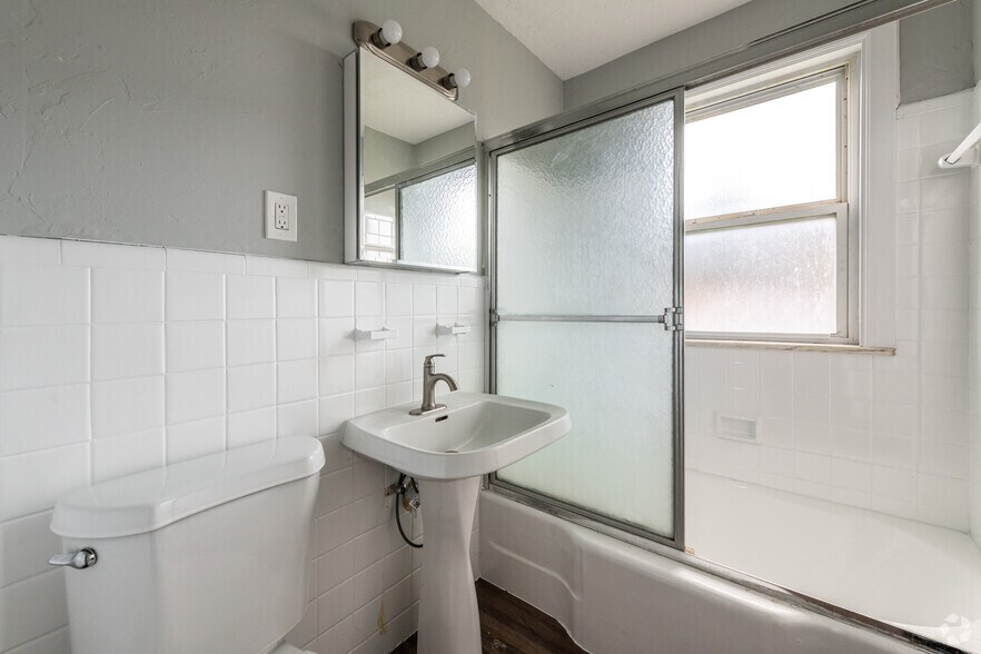 More Photos Of 1832-1864 Forest Hills Blvd, Cleveland Apartments For Sale