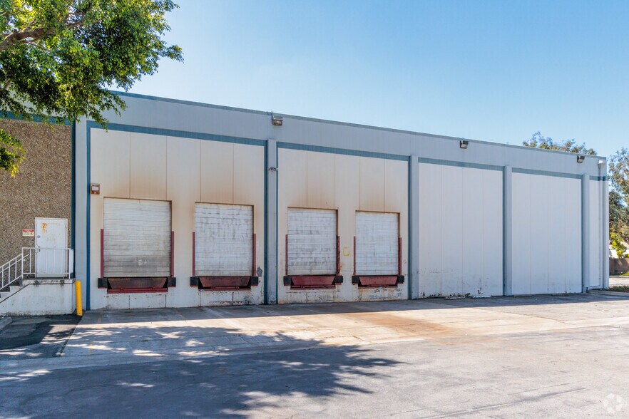 More Photos Of 13758-13760 Midway St, Cerritos Warehouse For Lease
