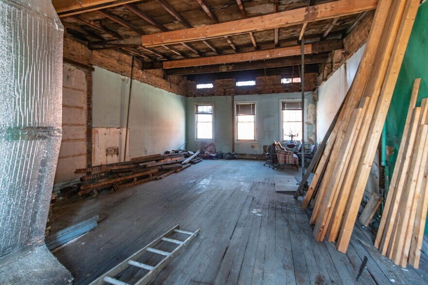 More Photos Of 115 W Saratoga St, Baltimore Storefront Retail Residential For Sale