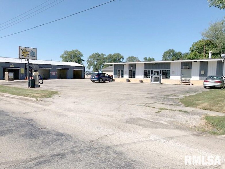 Primary Photo Of 1106 S Main St, Lewistown Storefront For Sale