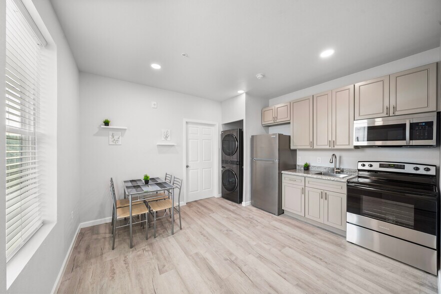 More Photos Of 2805 Church st, Galveston Multifamily For Sale