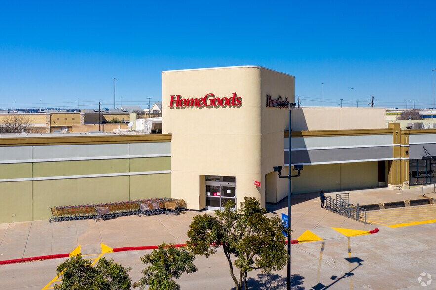 More Photos Of 5400 Brodie Ln, Sunset Valley Unknown For Lease