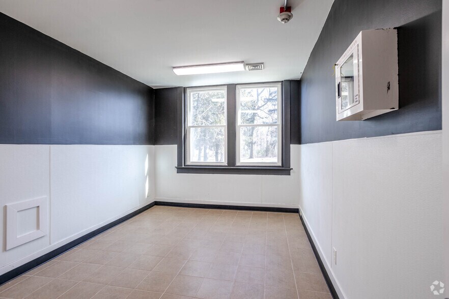 More Photos Of 1667 E Landis Ave, Vineland Unknown For Lease