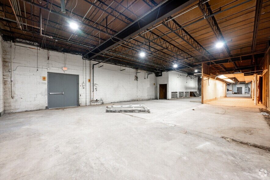 More Photos Of 2802 N Lafayette Rd, Indianapolis Unknown For Lease