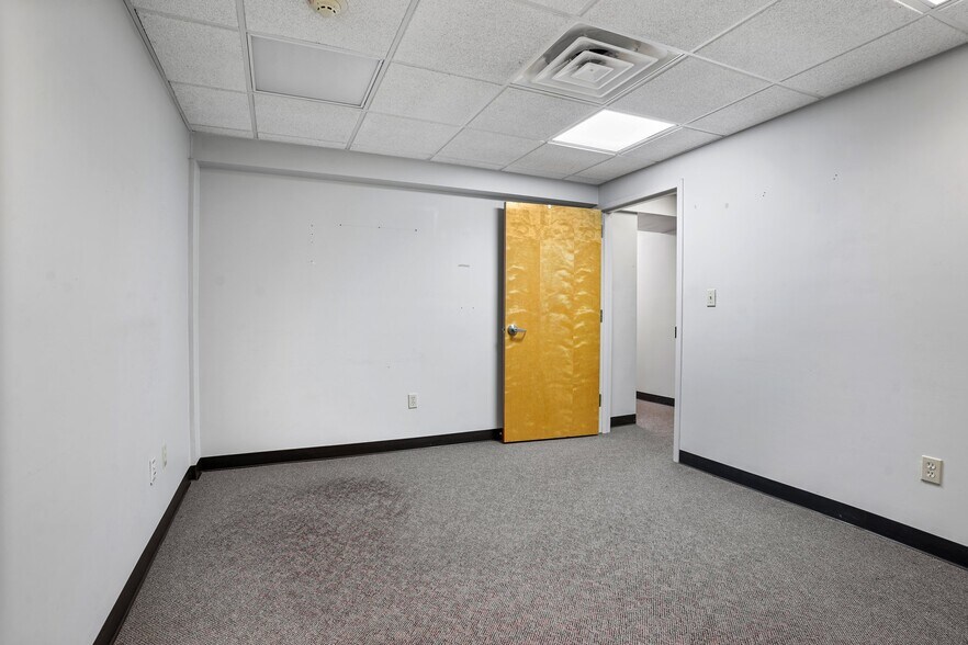 More Photos Of 47 Purdy St, Harrison Medical For Lease