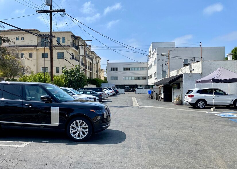 More Photos Of 270 S La Cienega Blvd, Beverly Hills Storefront For Sale