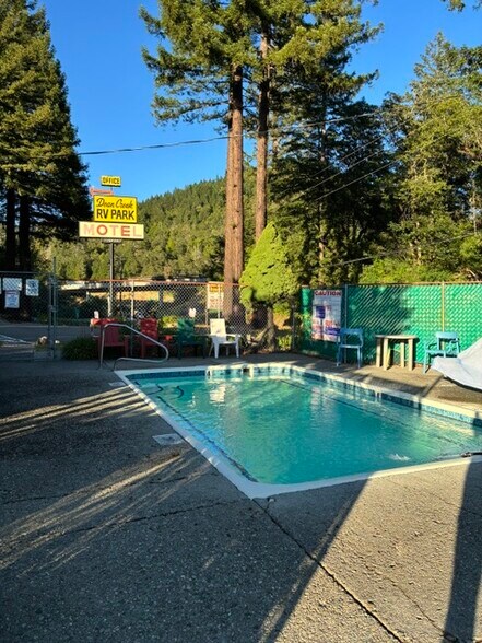 More Photos Of 4112 Redwood Dr, Redway Hotel For Sale
