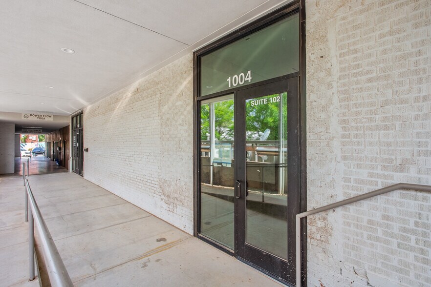 More Photos Of 1004 N Hudson Ave, Oklahoma City Freestanding For Lease
